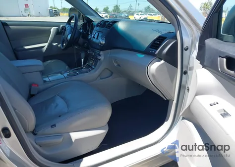 2012 Toyota Highlander Base V6 из США, поврежденный, VIN 5TDZK3EH9CS053511